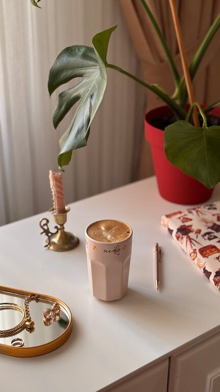 Rahatlatıcı ve Verimli Bir Ev Çalışma Alanı Nasıl Oluşturulur?